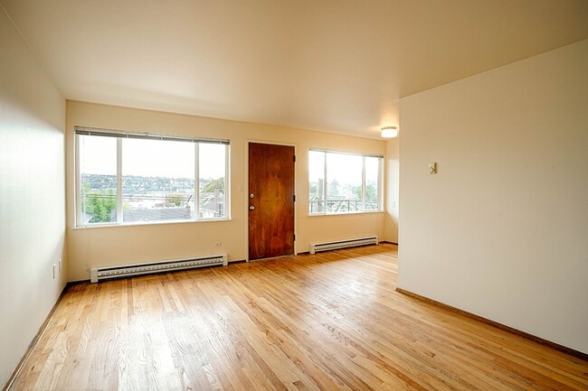 Interior Photo - Dolores Manor Apartments