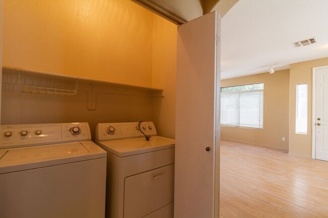 Building Photo - Live in Style and Convenience - 2BR/2BA wi...