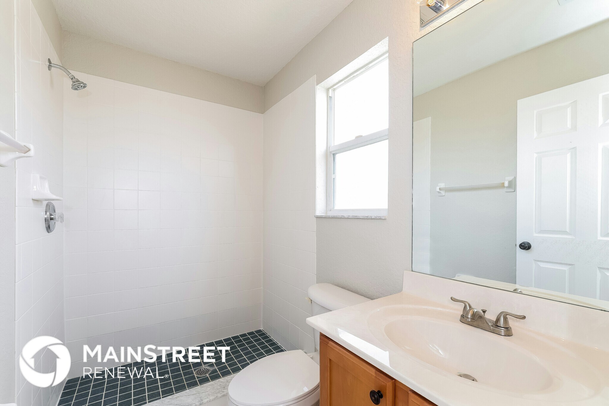 Building Photo - 820 Corvina Dr