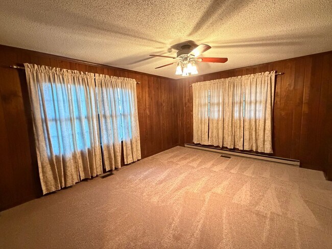 Building Photo - Liberty / Alamance County