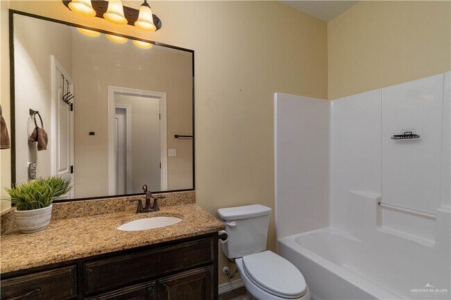 Building Photo - 2912 Fuerte Ave