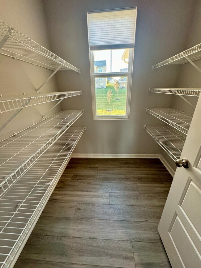 Building Photo - 636 Morven Park Dr