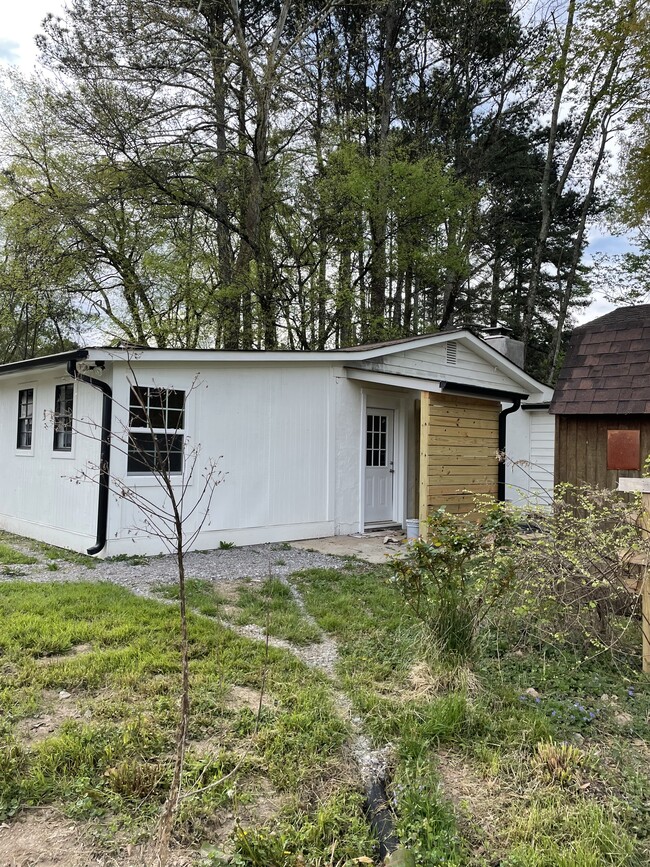 Building Photo - 187 Karen Dr