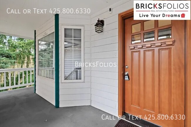 Building Photo - Welcome to Tukwila Haven – Open Concept Home Near Sound Transit!