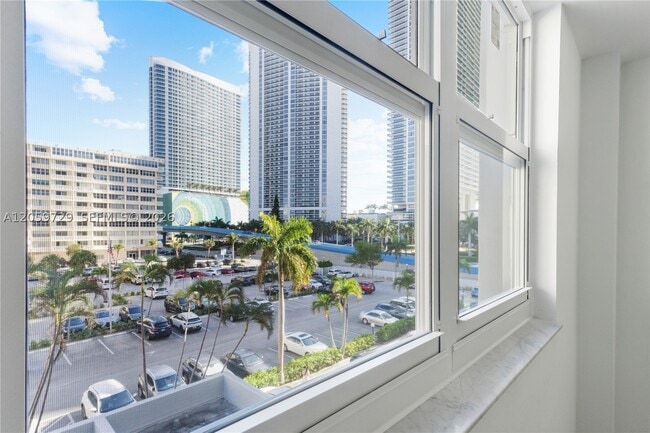 Building Photo - 1849 S Ocean Dr