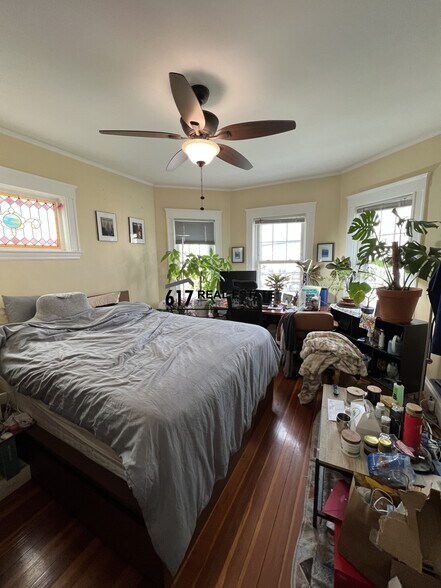 Building Photo - 332 Beacon St