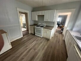 Building Photo - 125 Garland St