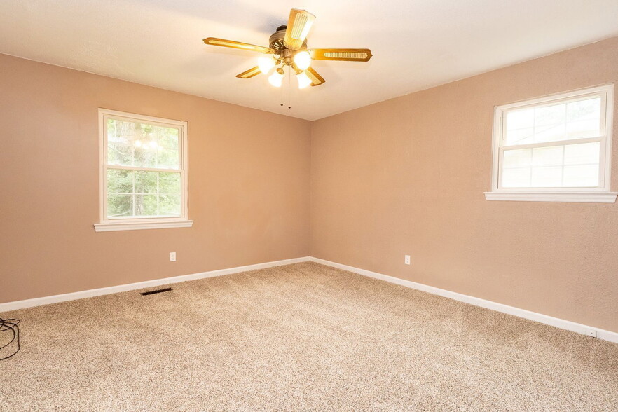 Building Photo - 5428 Country Village Dr