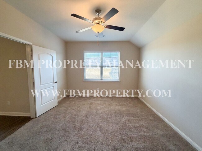 Building Photo - 5412 Persimmon Dr