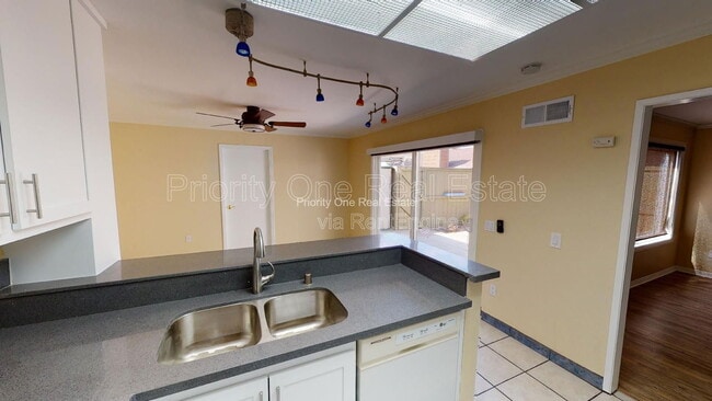 Building Photo - 10512 Caminito Westchester