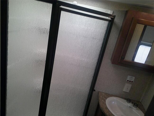 Building Photo - 19115 NE Miami Ct