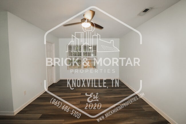 Building Photo - 900 Glendower Way