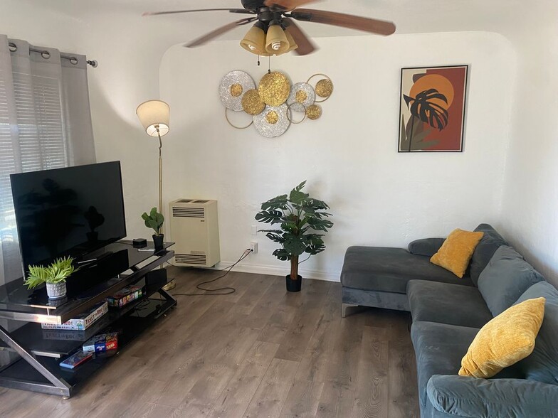 Building Photo - 3519 E 8th St