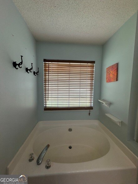 Building Photo - 1840 Arborwood Dr