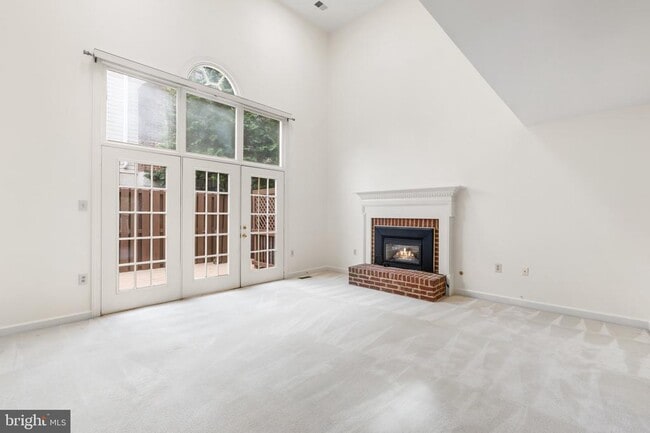 Building Photo - 1130 20th St S