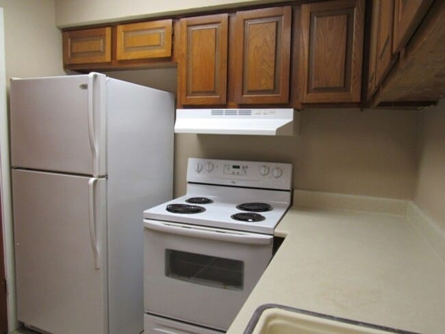 Building Photo - 2725 Santa Fe Unit B - 2/Bed 2.5/Bath - $1300/month
