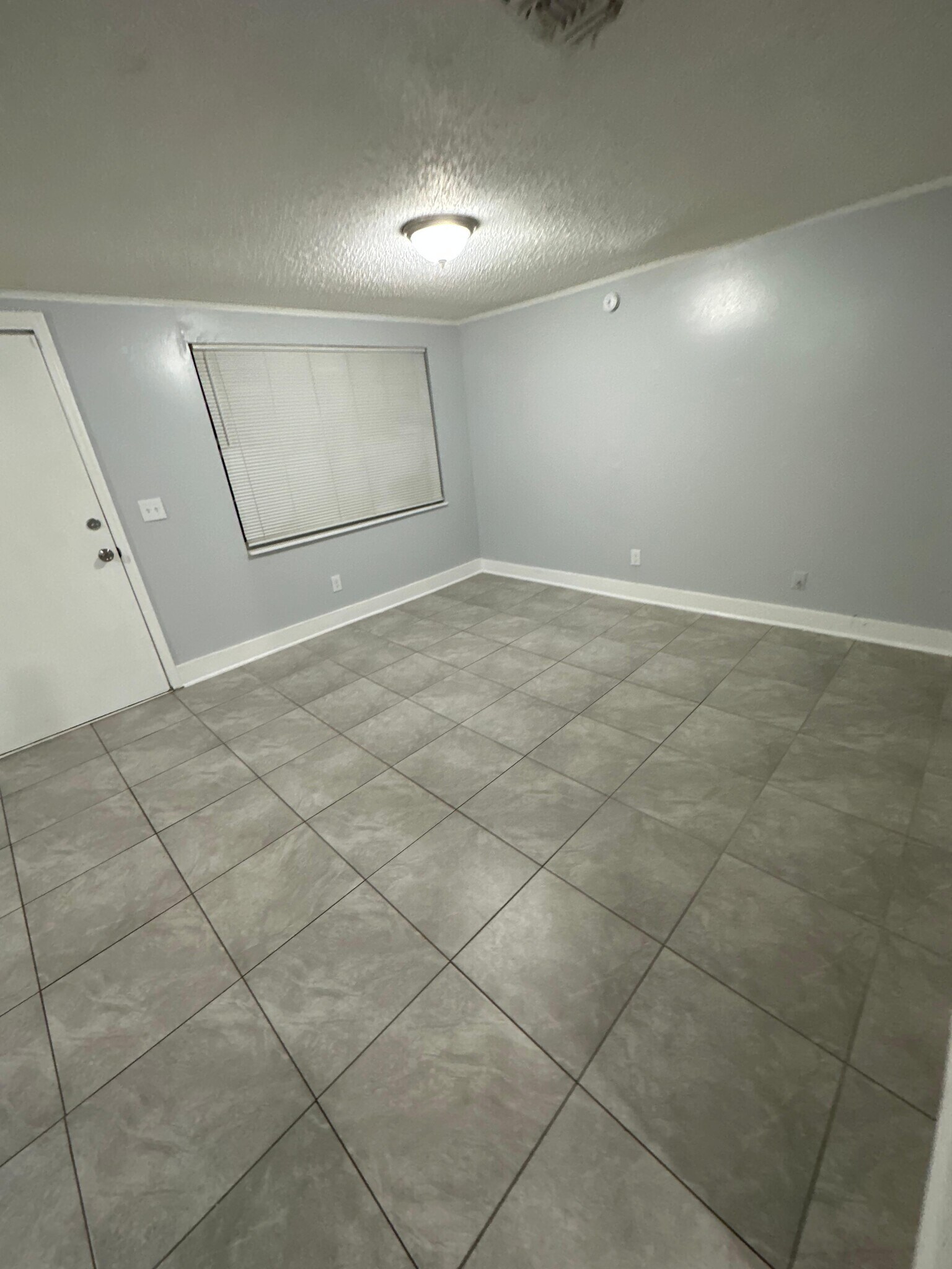 Building Photo - 1981 Hardee St