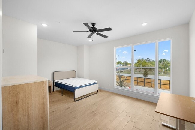 Building Photo - BRAND NEW 4 Bed/4 Bath Townhome Available for August Pre-Lease!