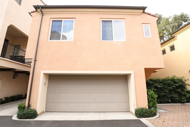 Building Photo - 112 Firefly