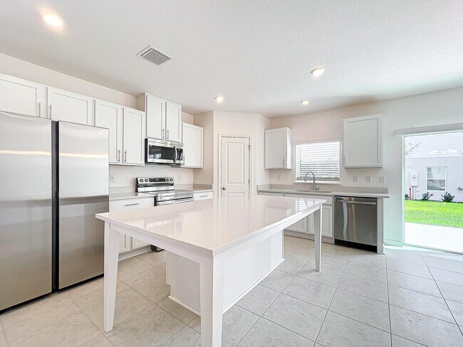 Building Photo - 3886 Academia Ave