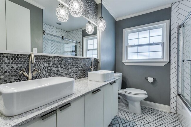 Building Photo - 4306 Benning Dr