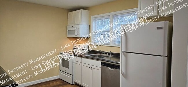 Building Photo - 129 N Moore Rd