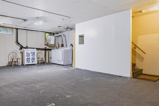 Building Photo - 70 Carroll Ave