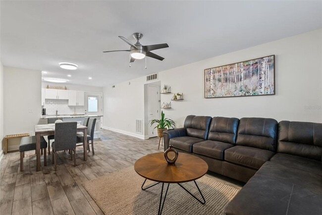 Building Photo - 3909 W Cleveland St