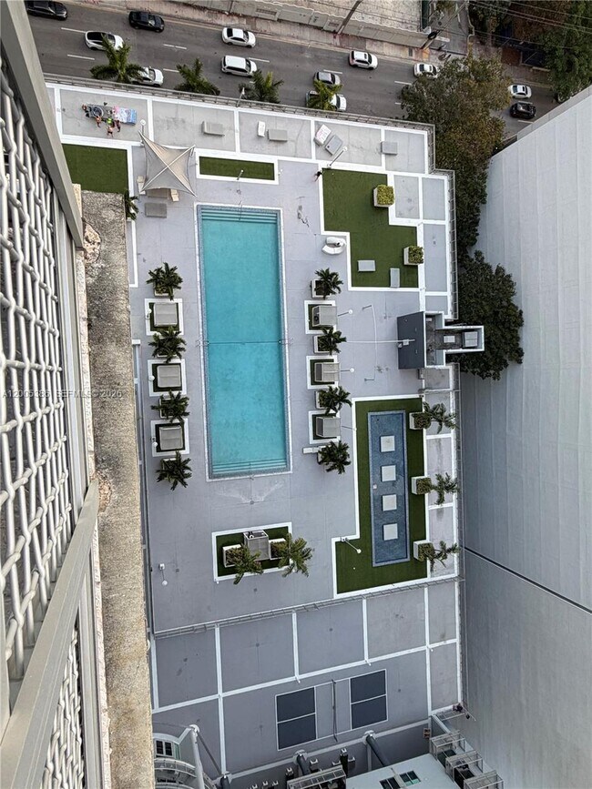 Building Photo - 690 SW 1st Ct