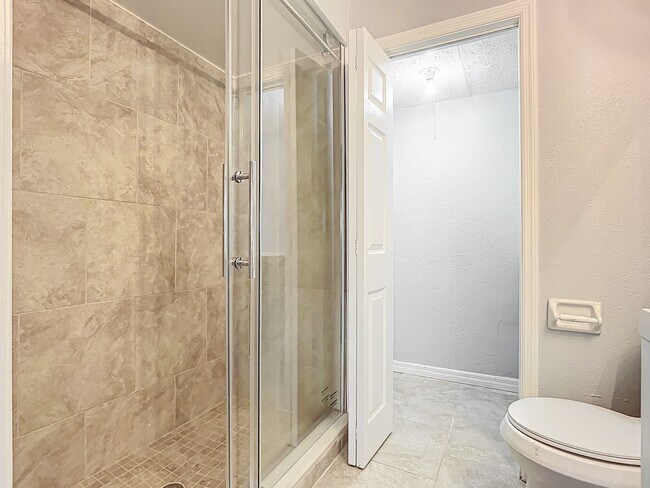 Building Photo - Coastal Charm Meets Modern Living: Your Dream Townhome in Port Orange Awaits!