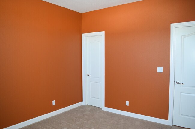 Building Photo - Gorgeous Home Located in Osage Hills Subdivision