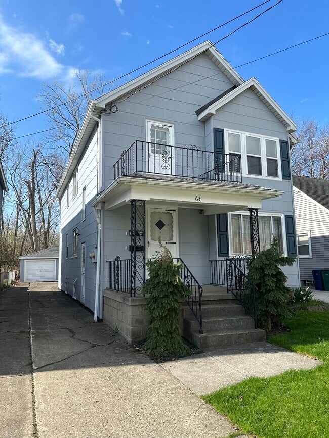 Primary Photo - 63 Ladner Ave