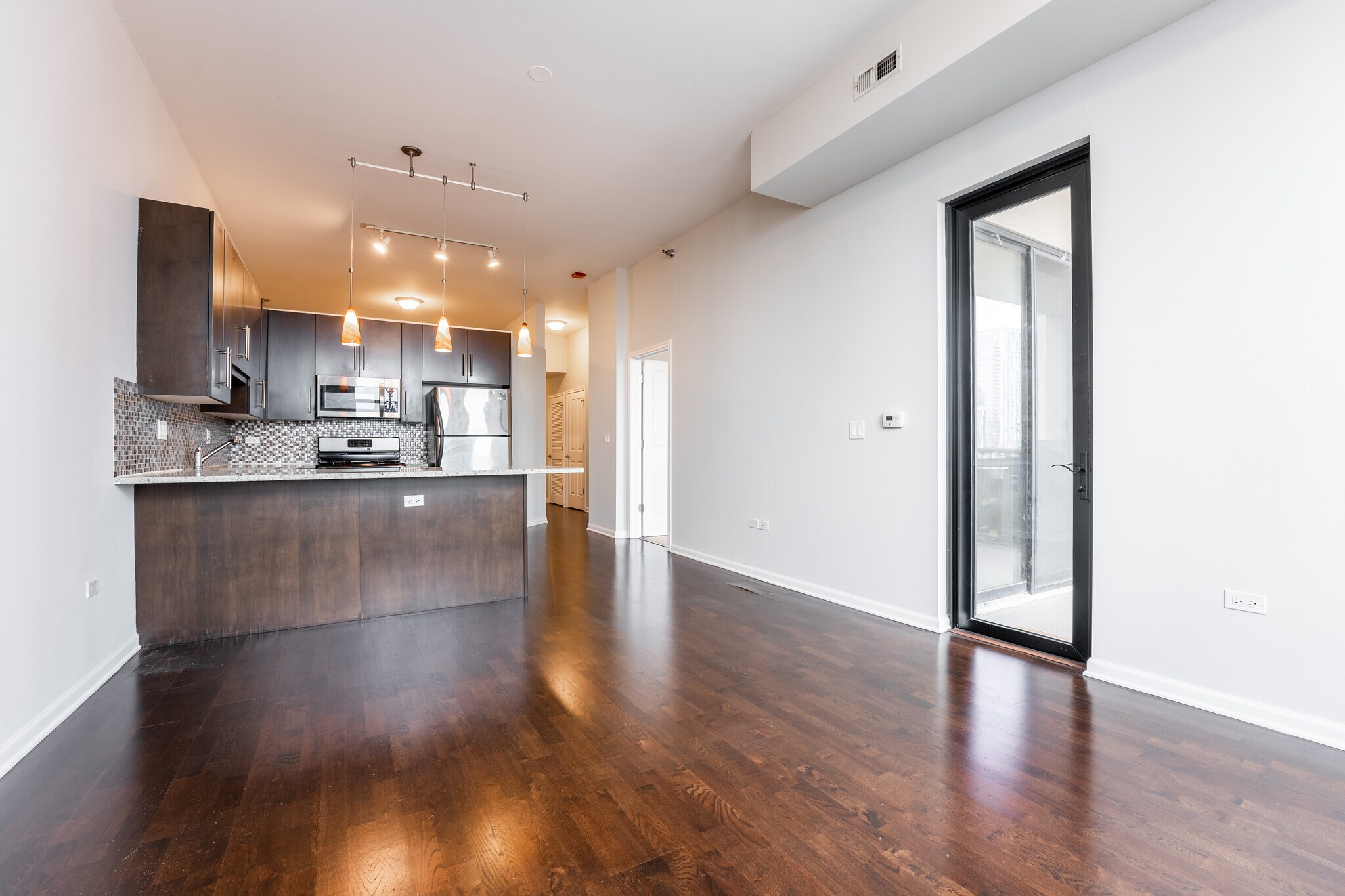 Building Photo - 1464 S MICHIGAN Ave