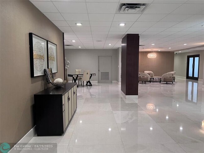 Building Photo - 3500 Galt Ocean Dr