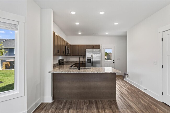 Building Photo - 319 Front Rdg Cir
