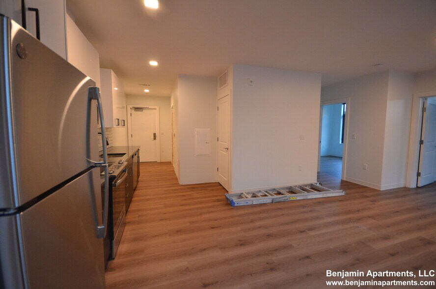 Building Photo - 89 Brighton Ave