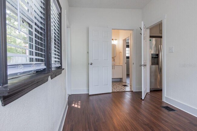 Building Photo - 210 Luella Ct