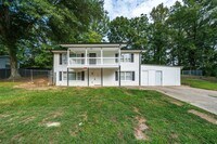 Building Photo - Newly Renovated 4BR Home- Move in Ready!