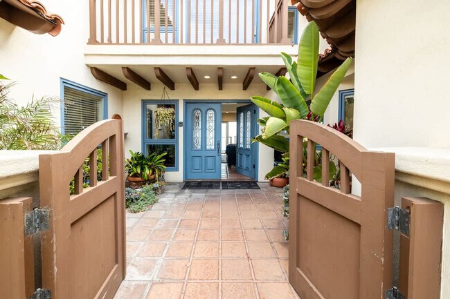 Building Photo - 1941 S Pacific St