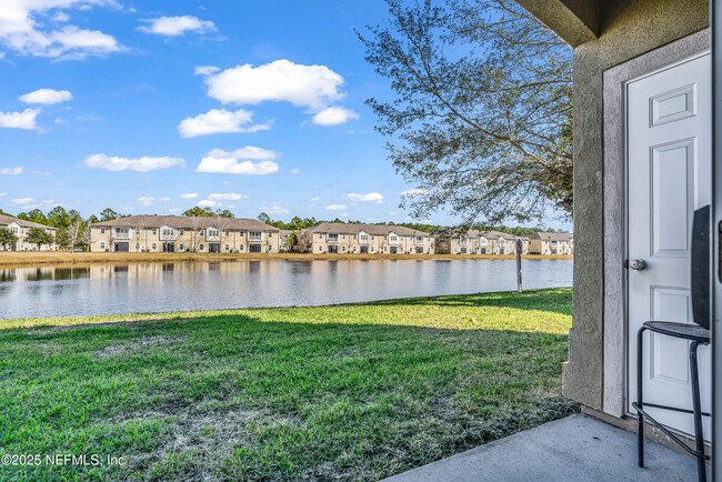 Building Photo - 406 Golden Lake Loop