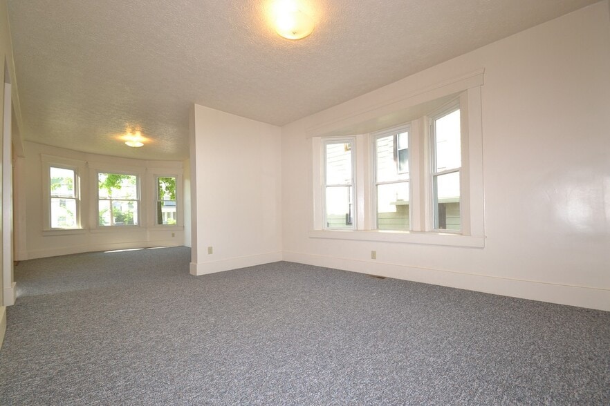 Building Photo - 547 Carroll St