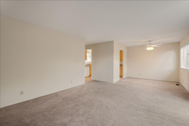 Building Photo - Remodeled 3 Bed 2.5 Bath Townhouse Sunnyvale