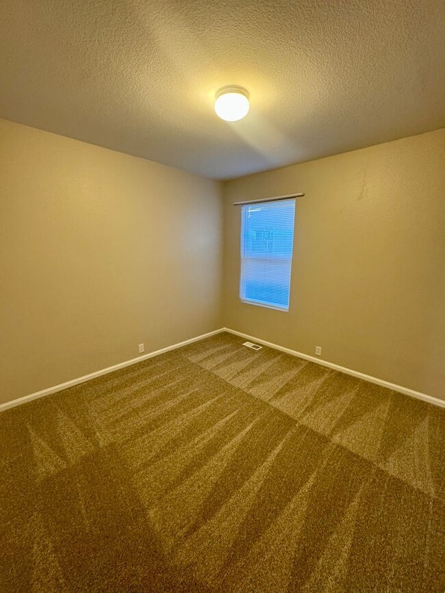 Building Photo - 3 Bedroom Home in Peyton