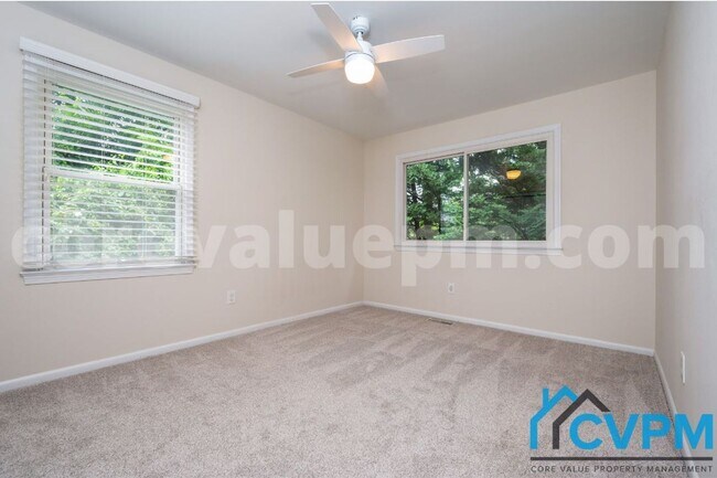 Building Photo - 400 Colonial Ridge Ln