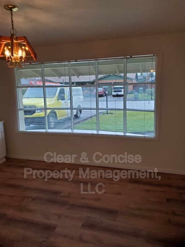 Building Photo - 265 Blackfoot Ave