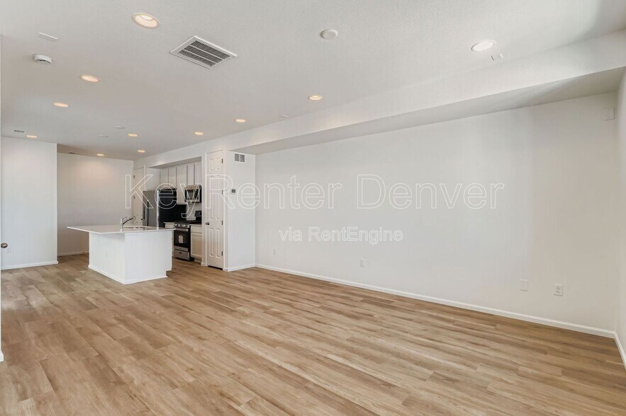 Building Photo - 6601 N Netherland St