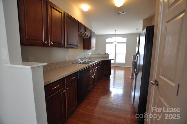 Building Photo - 4923 Sunburst Ln