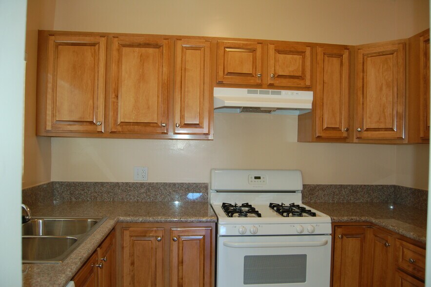 Building Photo - 420 N Spaulding Ave