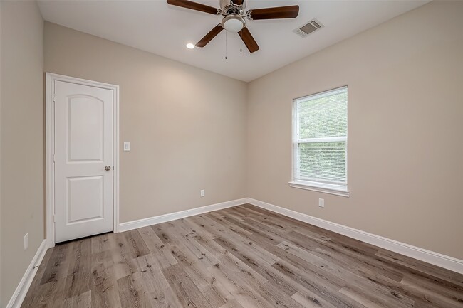Building Photo - 6022 Fite Rd