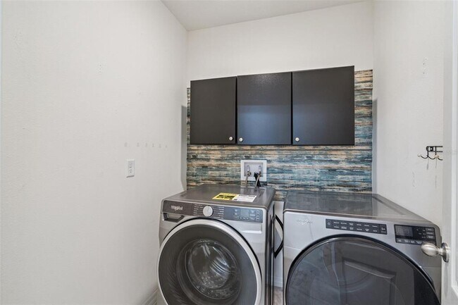 Building Photo - 544 Park Pl Blvd